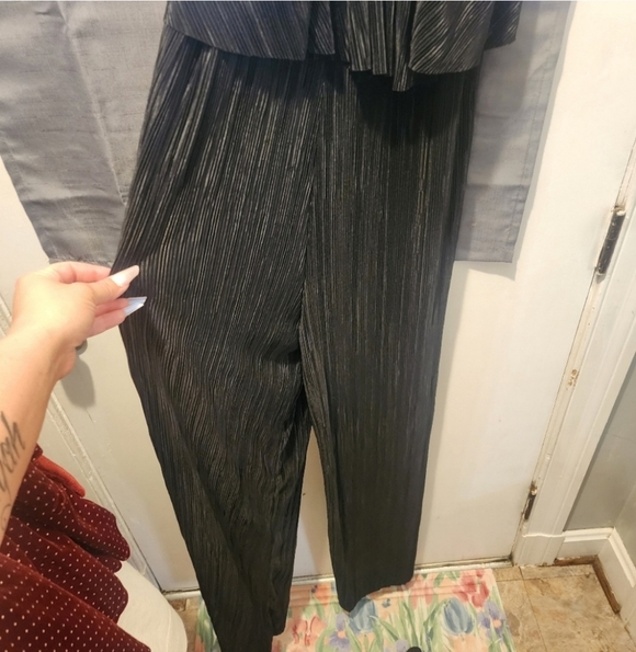 NWOT 20 BOOHOO PLISSE WIDE LEG JUMPSUIT BLACK - Picture 5 of 6
